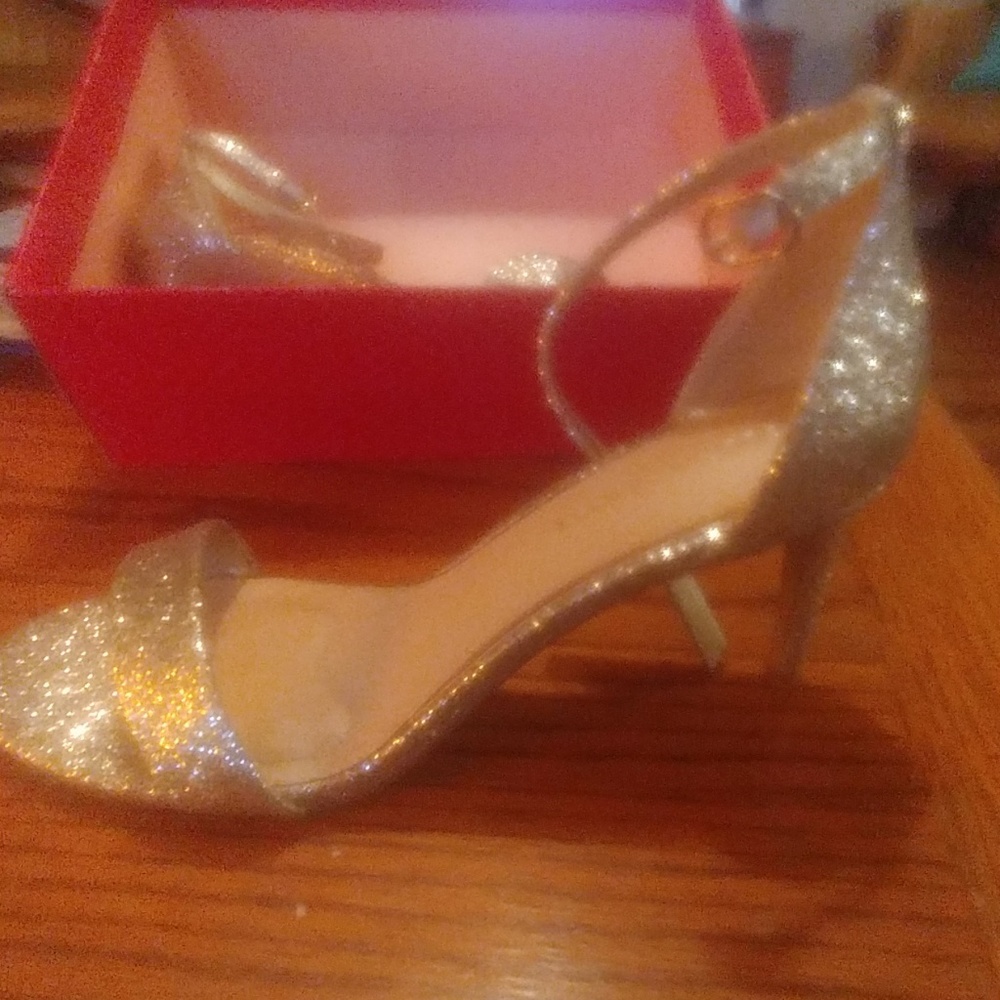 Kelly and kate 8 1\2 never worn heels